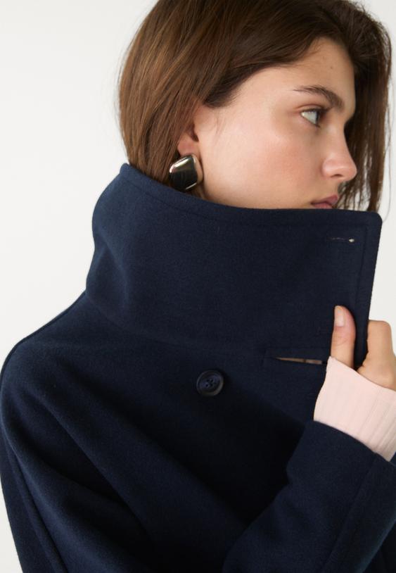HIGH-TOP TRENCH