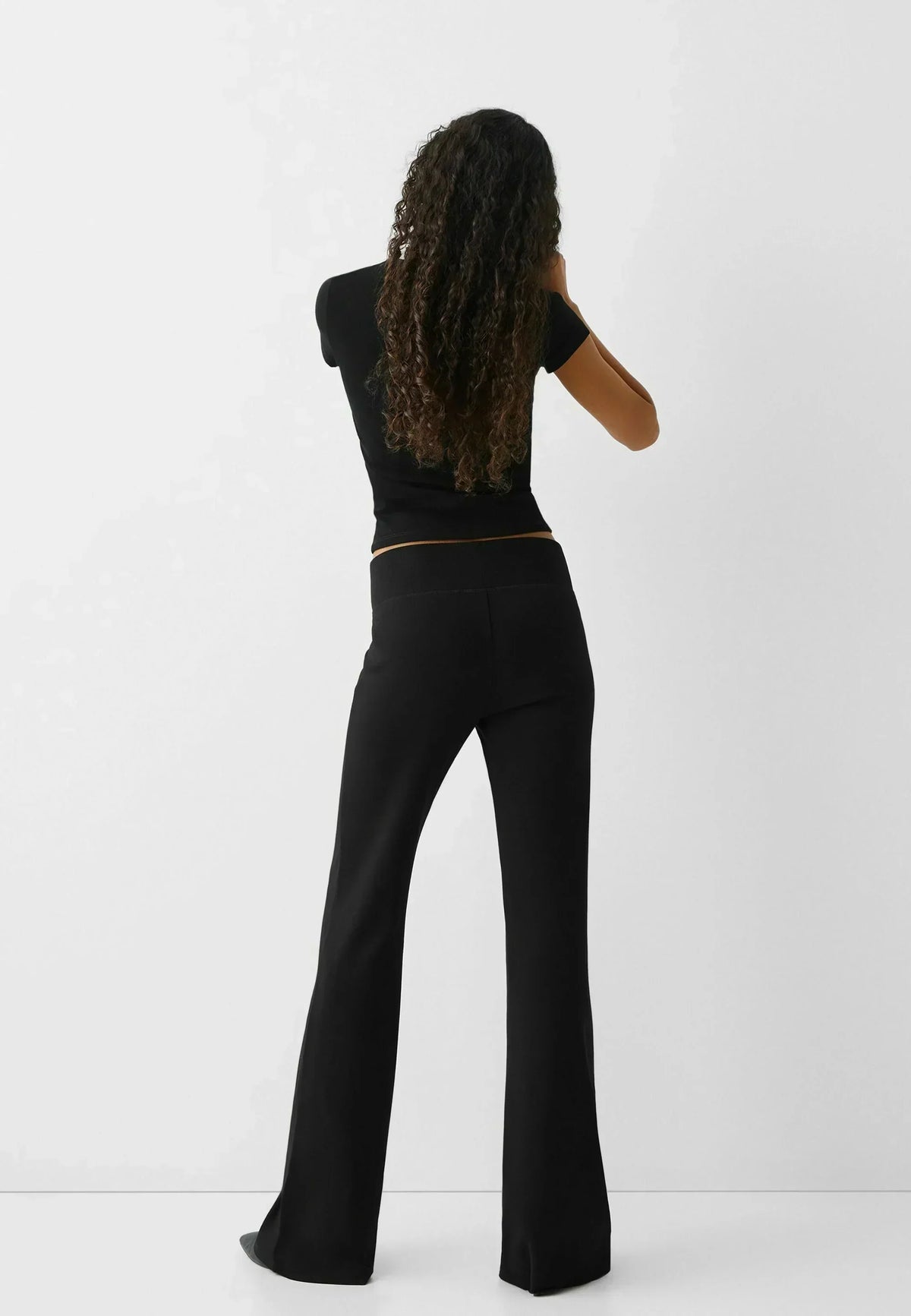 ESSENTIAL TWO-PIECE SET