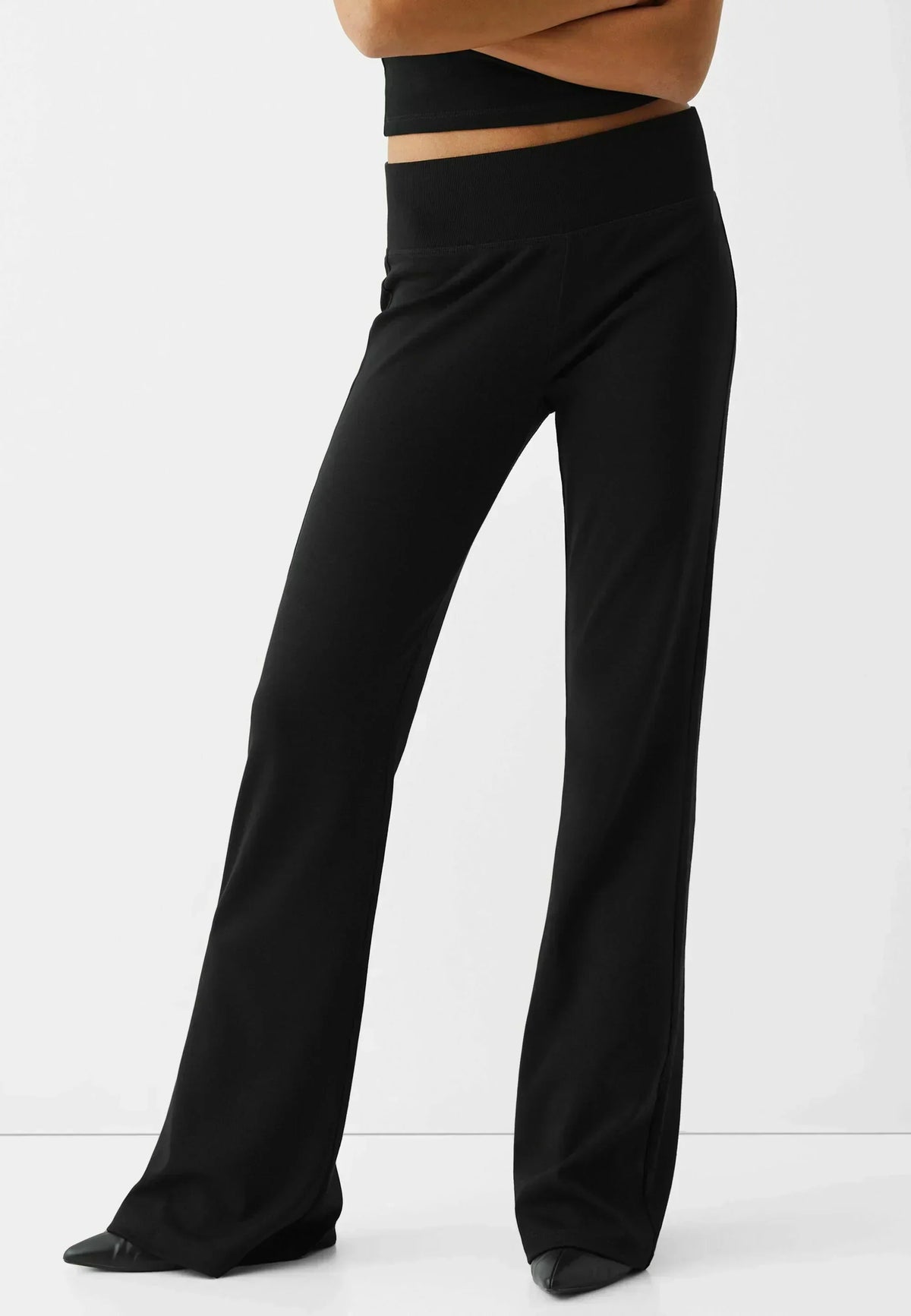 ESSENTIAL TWO-PIECE SET